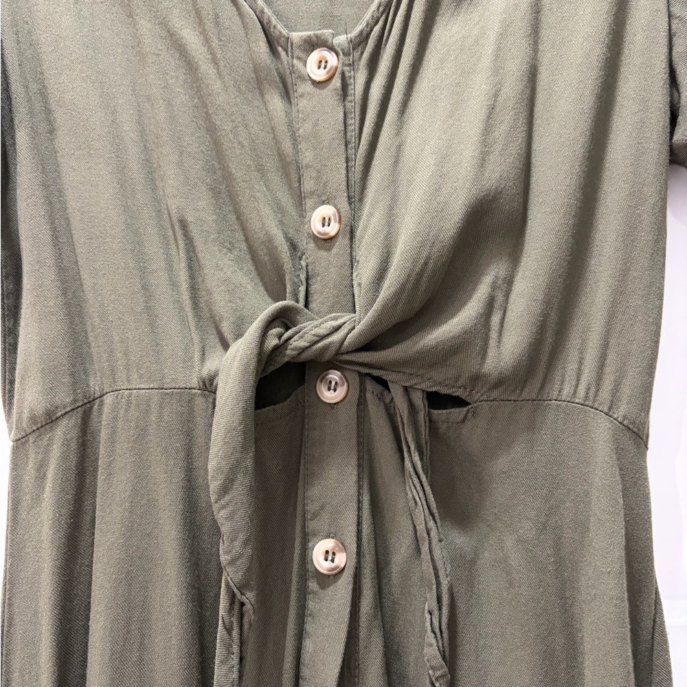 Mimi Chica Olive Green Button Down Midi Dress With Cut Out and Tie. Size Medium - Picture 2 of 6